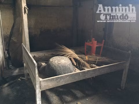 Căn nhà nơi xảy ra vụ thảm sát 4 người hoang phế lạnh người ảnh 13