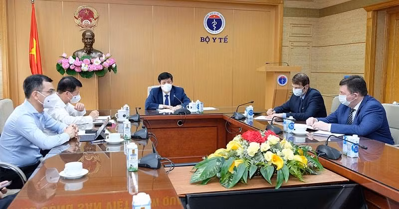 Bộ trưởng Nguyễn Thanh Long làm việc với Quỹ đầu tư trực tiếp Nga về vấn đề vaccine phòng COVID-19