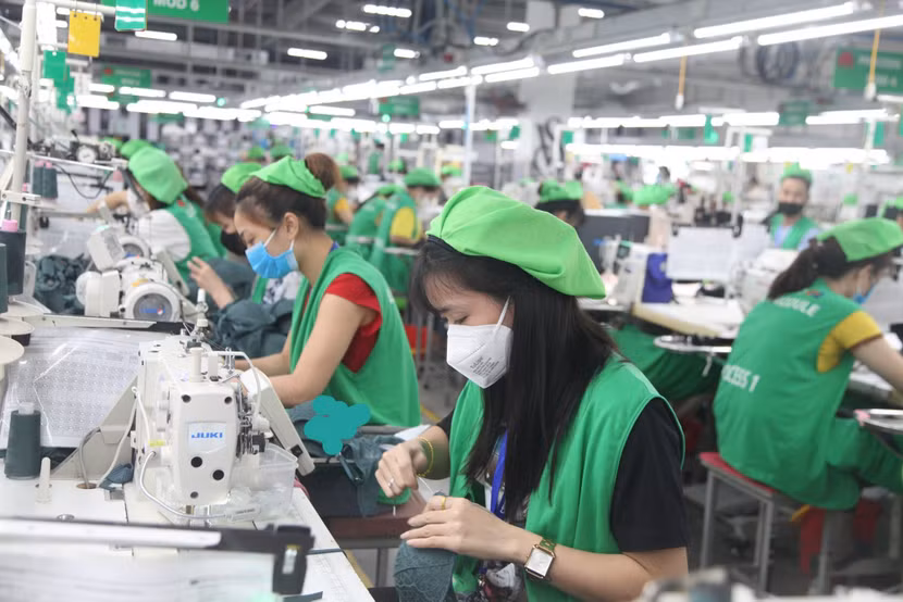 Thưởng Tết ngoài giá trị vật chất còn là động viên tinh thần lớn của người lao động
