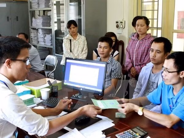 Người lao động được bảo lưu thời gian đóng Bảo hiểm xã hội cho đến khi đủ tuổi nhận lương (Ảnh minh họa)