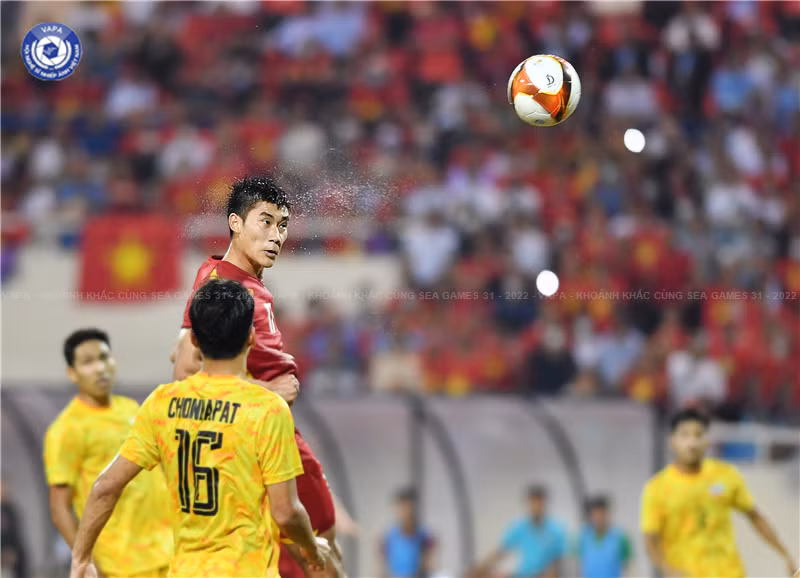 HCB: "Bàn thắng Vàng" - Tác giả: Đinh Trọng Hải (Hà Nội)