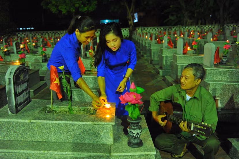 Hình ảnh trưng bày tại chuỗi sự kiện "75 năm đền ơn đáp nghĩa" Hình ảnh trưng bày tại chuỗi sự kiện "75 năm đền ơn đáp nghĩa"