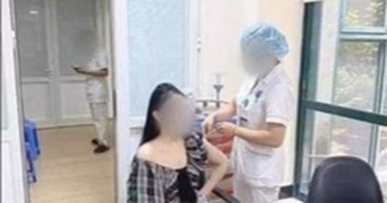 Đăng tin sai sự thật về việc tiêm vaccine, Facebooker Vũ Phương Anh bị xử phạt