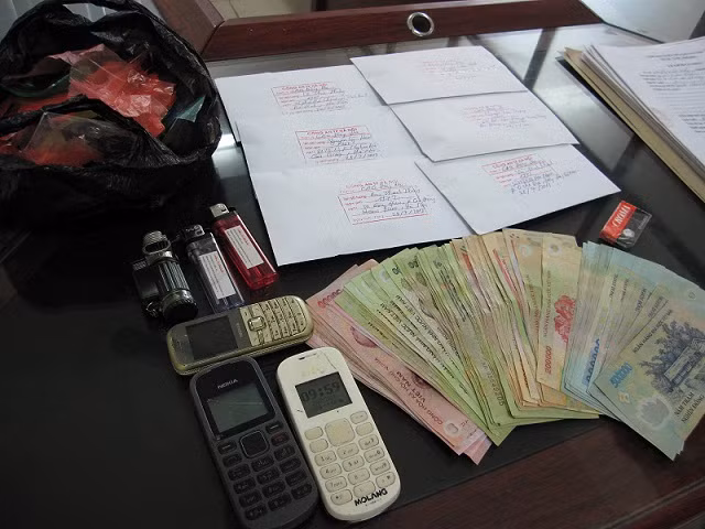 Triệt phá 2 “đại lý” bán lẻ ma túy tại bãi rác Trung Liệt ảnh 5