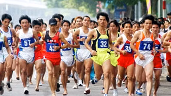 Giải chạy Báo Hà Nội mới thu hút đông đảo VĐV tham dự