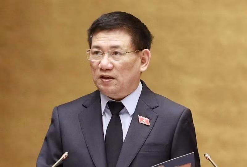 Bộ trưởng Bộ Tài chính Hồ Đức Phớc phát biểu tại Quốc hội