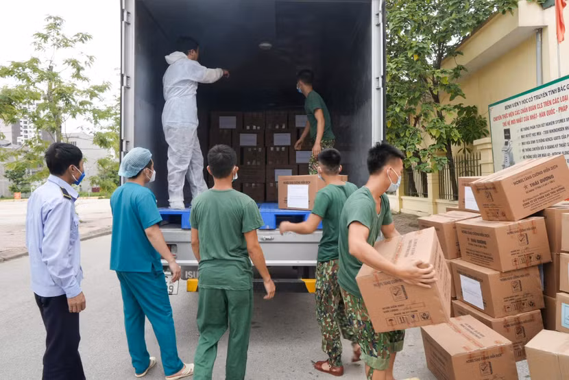 Tiếp nhận thuốc và sản phẩm y dược cổ truyền tại Bệnh viện Y học Cổ truyền Bắc Giang