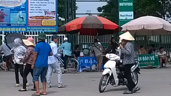 BTC dừng bán, phe vé trận U19 Việt Nam - U19 Nhật Bản, thỏa sức hét giá ảnh 3