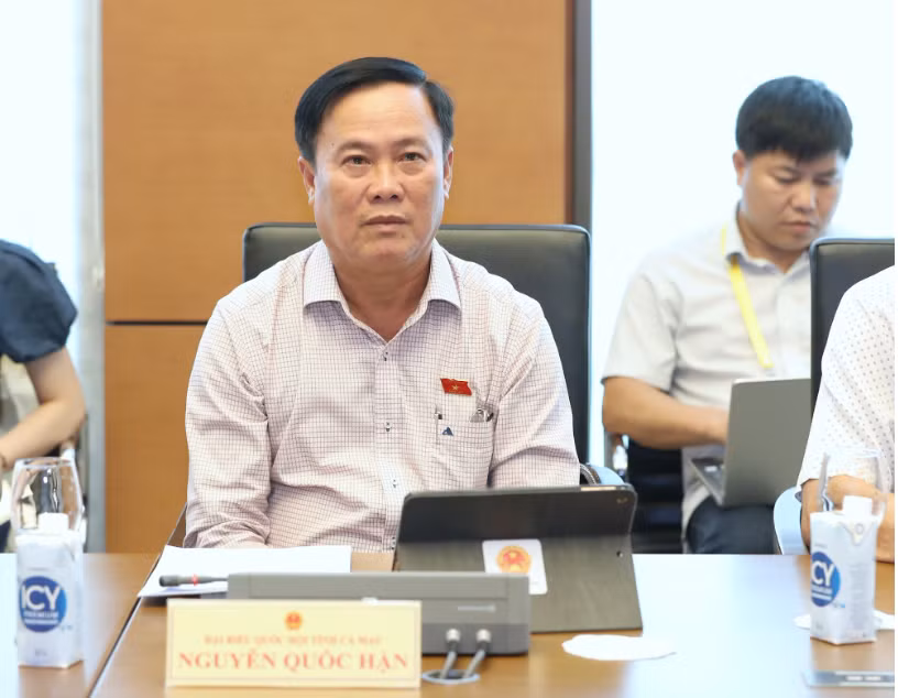 ĐBQH Nguyễn Quốc Hận tại phiên thảo luận tổ ở Quốc hội chiều 30-5 ĐBQH Nguyễn Quốc Hận tại phiên thảo luận tổ ở Quốc hội chiều 30-5