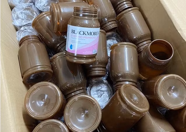 Các lọ thuốc để đựng thuốc giả tại cơ sở thuộc huyện Chương Mỹ, Hà Nội Các lọ thuốc để đựng thuốc giả tại cơ sở thuộc huyện Chương Mỹ, Hà Nội