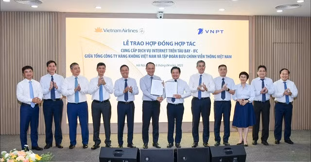 Vietnam Airlines và VNPT ký kết hợp tác Vietnam Airlines và VNPT ký kết hợp tác