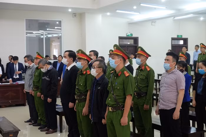 Các bị cáo trong vụ án BIDV bị thất thoát hơn 1.600 tỷ đồng bị đưa ra tòa xét xử