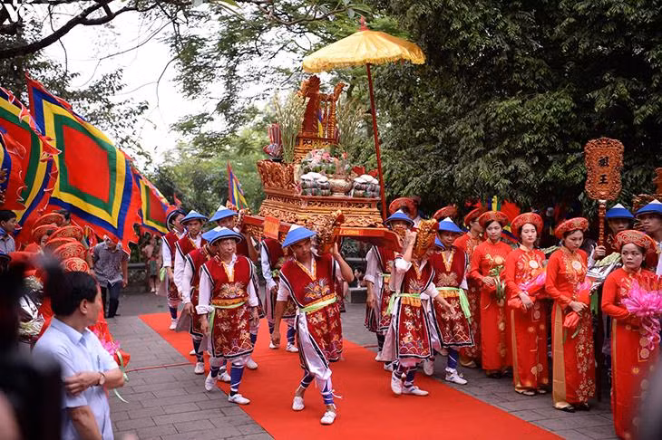 Giỗ Tổ Hùng Vương - Lễ hội Đền Hùng là dịp tôn vinh các giá trị văn hóa dân tộc, khẳng định vị trí và ý nghĩa to lớn của ngày Giỗ Tổ - ngày Quốc lễ của dân tộc Giỗ Tổ Hùng Vương - Lễ hội Đền Hùng là dịp tôn vinh các giá trị văn hóa dân tộc, khẳng định vị trí và ý nghĩa to lớn của ngày Giỗ Tổ - ngày Quốc lễ của dân tộc
