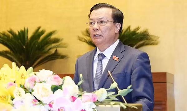 Bộ trưởng Bộ Tài chính Đinh Tiến Dũng báo cáo trước Quốc hội Bộ trưởng Bộ Tài chính Đinh Tiến Dũng báo cáo trước Quốc hội