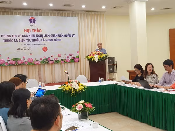 Quang cảnh hội thảo về thuốc lá điện tử diễn ra ngày 28-9