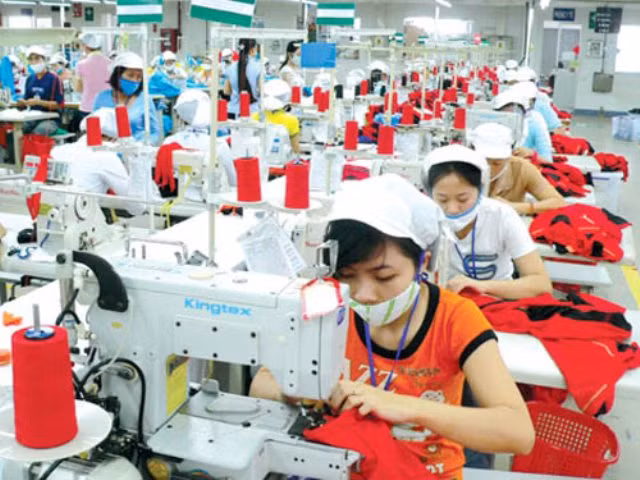 Giới sử dụng lao động không muốn tăng lương tối thiểu trong năm 2015 ảnh 1