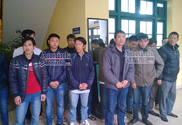 Bắt gọn "ổ" cờ bạc trong căn nhà hoang ảnh 1