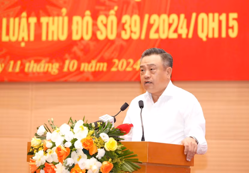 Chủ tịch UBND TP Hà Nội Trần Sỹ Thanh phát biểu tại hội nghị Chủ tịch UBND TP Hà Nội Trần Sỹ Thanh phát biểu tại hội nghị