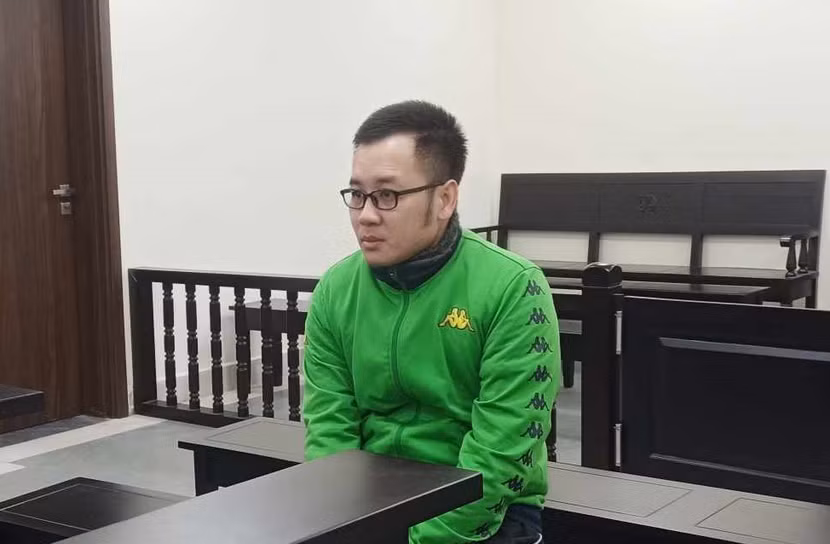Bị cáo Bùi Tuấn Anh bị đưa ra xét xử tại tòa.
