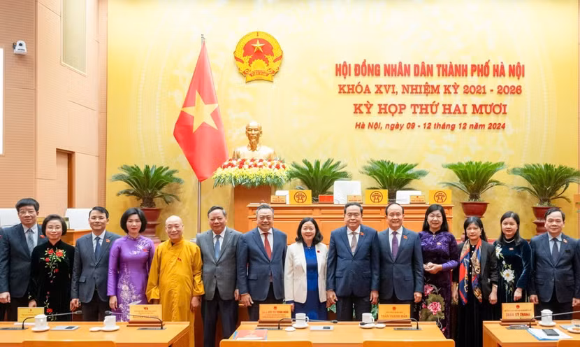 Chủ tịch Quốc hội Trần Thanh Mẫn cùng lãnh đạo TP Hà Nội và các đại biểu dự phiên khai mạc Kỳ họp thứ 20 HĐND TP Hà Nội khóa XVI, ngày 9/12/2024. Chủ tịch Quốc hội Trần Thanh Mẫn cùng lãnh đạo TP Hà Nội và các đại biểu dự phiên khai mạc Kỳ họp thứ 20 HĐND TP Hà Nội khóa XVI, ngày 9/12/2024.
