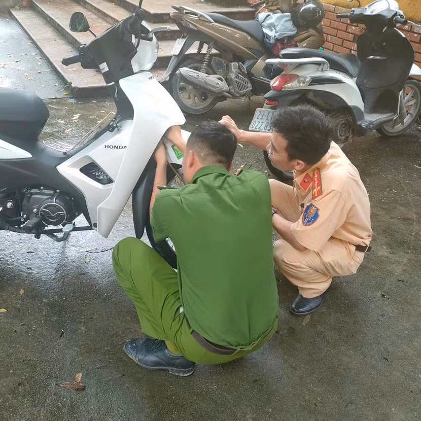 Hà Nội triển khai cấp đăng ký xe máy phục vụ người dân tại tất cả các xã trên toàn thành phố ảnh 1 Hà Nội triển khai cấp đăng ký xe máy phục vụ người dân tại tất cả các xã trên toàn thành phố ảnh 1