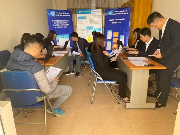 Hướng dẫn người lao động cài đặt ứng dụng VssID- BHXH số. tại BHXH TP Hà Nội