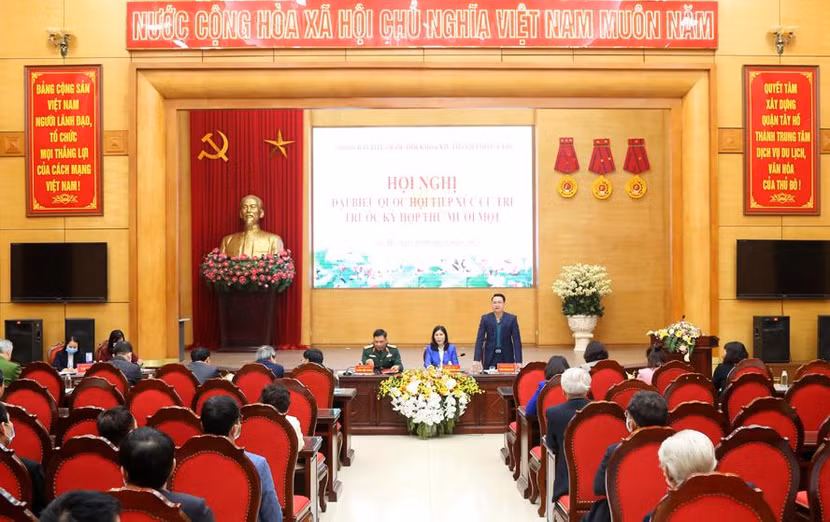 Quang cảnh hội nghị tiếp xúc cử tri tại Hà Nội ngày 3-3