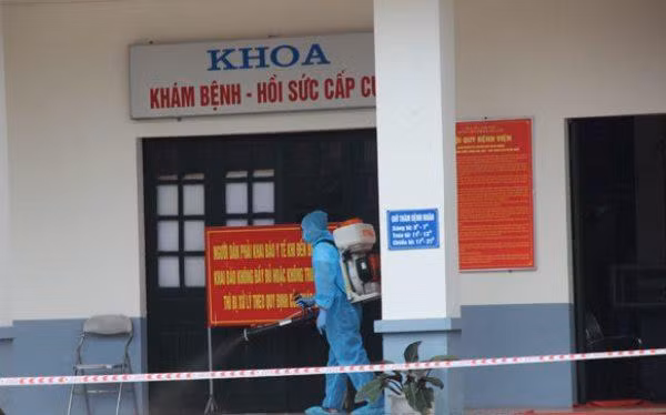 Phong tỏa và phun khử khuẩn tại Bệnh viện Phổi Lạng Sơn