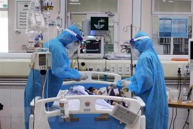 Điều trị bệnh nhân Covid-19 nặng (Ảnh minh họa) Điều trị bệnh nhân Covid-19 nặng (Ảnh minh họa)