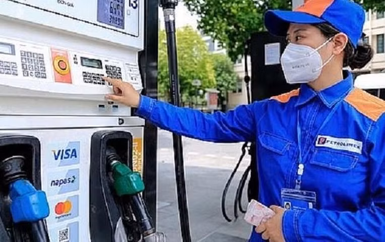 Ngày mai sẽ điều chỉnh giá xăng dầu trong nước