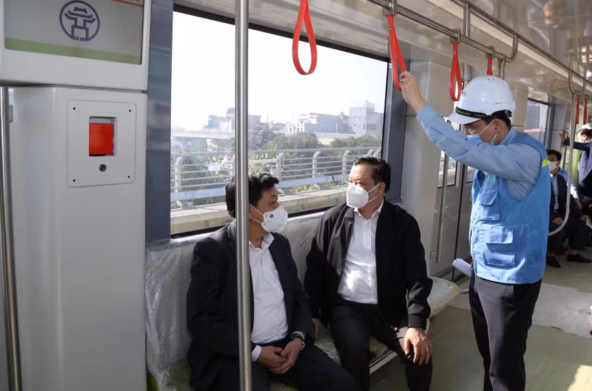 Bí thư Thành ủy đã kiểm tra tại ga S9 và ga S8