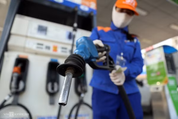 Giá xăng dầu tiếp nối xu hướng giảm