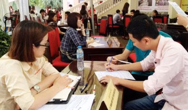 Thu nhập của người lao động giảm sút do dịch Covid-19
