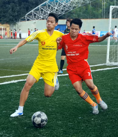 16 đội giành quyền vào vòng 2 giải bóng đá học sinh Hà Nội 2013 ảnh 2