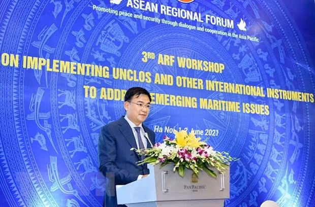 Thứ trưởng Bộ Ngoại giao Việt Nam Phạm Quang Hiệu phát biểu khai mạc hội thảo Thứ trưởng Bộ Ngoại giao Việt Nam Phạm Quang Hiệu phát biểu khai mạc hội thảo