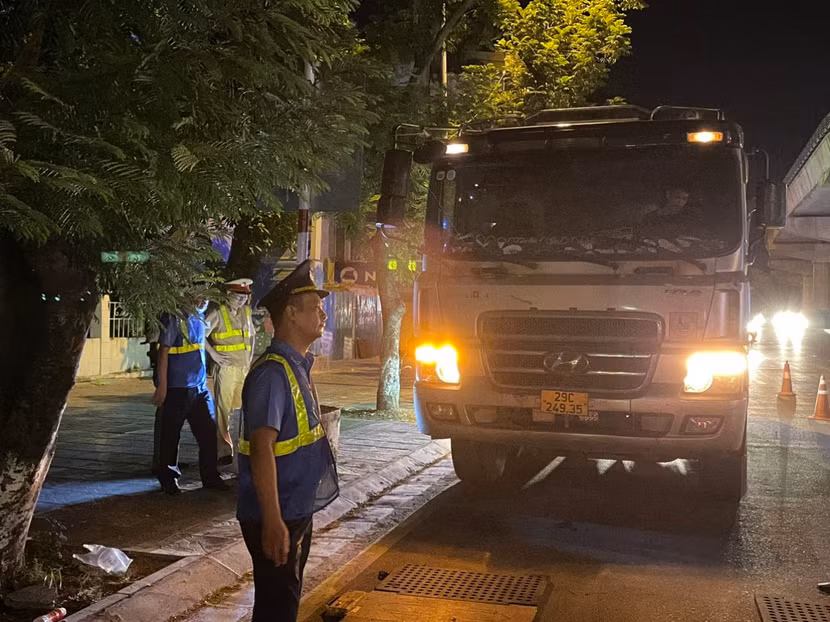 Chiếc xe này thậm chí không có đăng ký, đăng kiểm Chiếc xe này thậm chí không có đăng ký, đăng kiểm