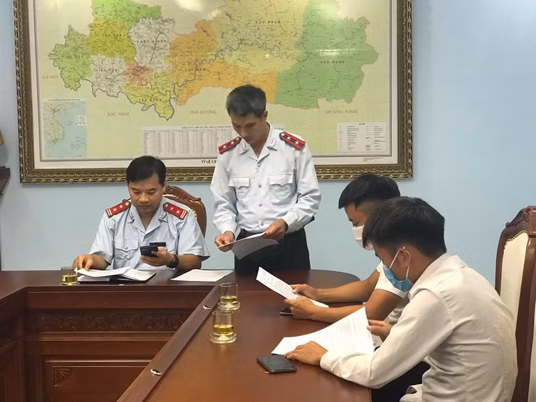 Hưng Vlog tại buổi làm việc với Thanh tra Sở TT-TT tỉnh Bắc Giang ngày 7/10