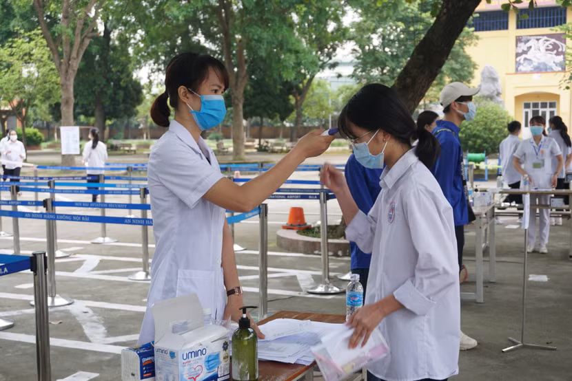 Đảm bảo giãn cách và thực hiện quy trình phòng chống Covid-19 cho thí sinh