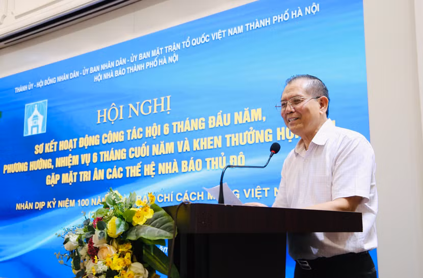 Nhà báo Tô Quang Phán - Ủy viên Ban Thường vụ Hội Nhà báo Việt Nam, Chủ tịch Hội Nhà báo thành phố Hà Nội phát biểu