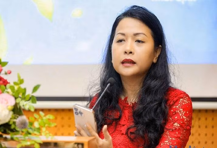 Bà Trần Uyên Phương- Phó Tổng giám đốc Tập đoàn Tân Hiệp Phát chia sẻ về triển khai về kinh tế tuần hoàn trong doanh nghiệp