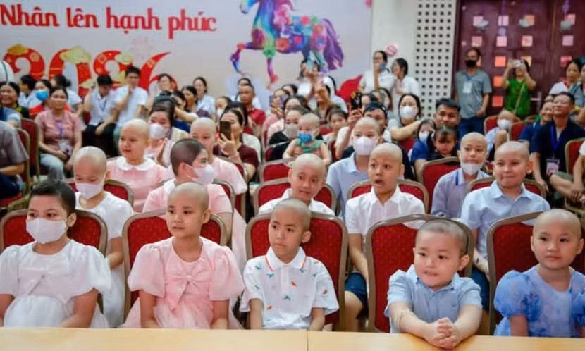 benh-nhi-truyen-mau.jpg