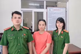 Vận động đối tượng truy nã ra đầu thú