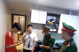 'Đi từng ngõ, gõ từng nhà' kiểm tra các cơ sở lưu trú trên địa bàn