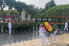 Tri ân những anh hùng liệt sĩ đã anh dũng hy sinh vì độc lập, tự do của Tổ quốc