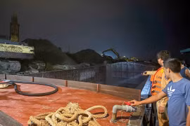 Xử phạt 2 bến vật liệu xây dựng không phép lén lút hoạt động trong đêm