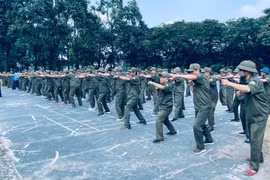 Tổ chức tập luyện võ thuật cho lực lượng an ninh cơ sở