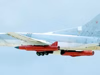 [ẢNH] Tu-22M3 phóng thử tên lửa khiến ‘tàu sân bay Mỹ không thể chống đỡ’
