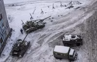 [ẢNH] Ukraine dồn 90.000 quân, 450 xe tăng, hơn 100 máy bay áp sát Donbass