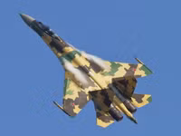 Mỹ dùng phương pháp cây gậy và củ cà rốt để chống lại tiêm kích Su-35 Nga