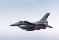 [ẢNH] 12 tiêm kích F-16 Thổ Nhĩ Kỳ bắt đầu ‘săn lùng’ 4 chiếc MiG-29 Nga tại Libya